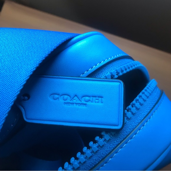🥰 COACH Track Pack In Signature Canvas Gunmetal/Bright Blue - Picture 10 of 12